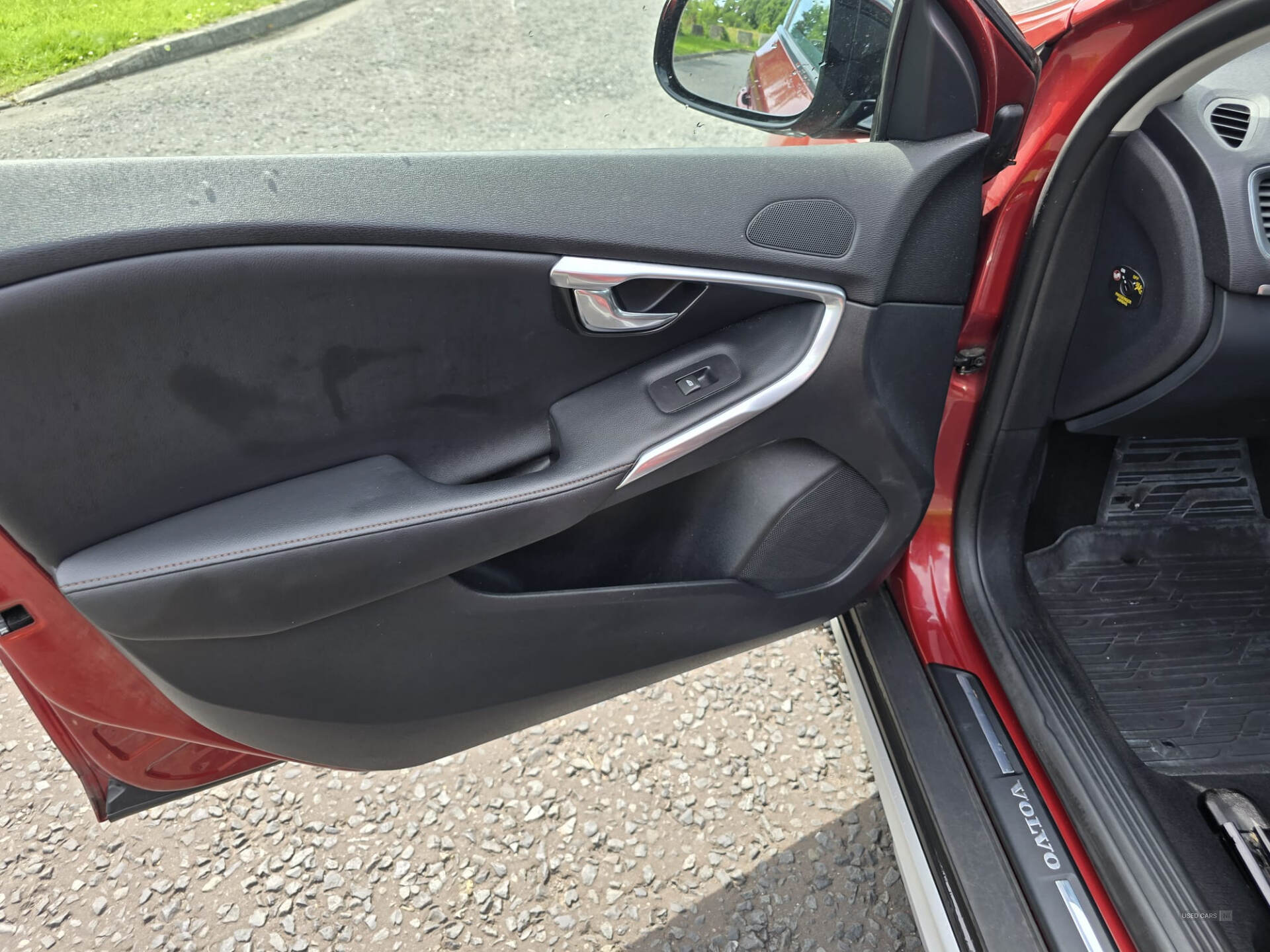 Mar 2016 Volvo V40 D2 [120] Cross Country Lux 5dr