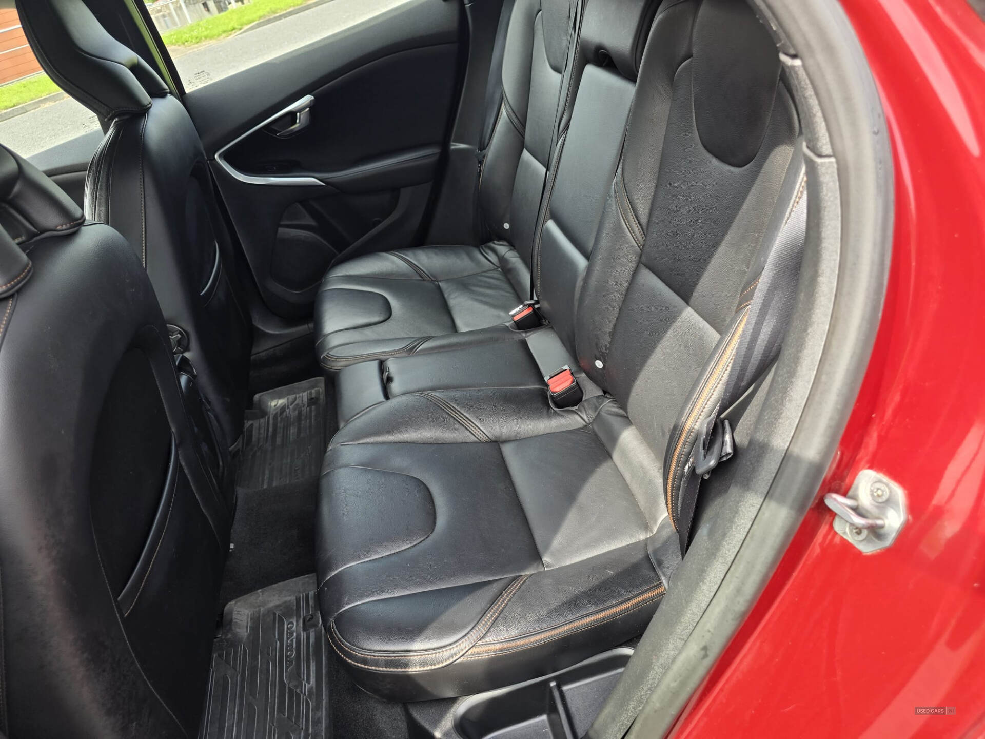 Mar 2016 Volvo V40 D2 [120] Cross Country Lux 5dr