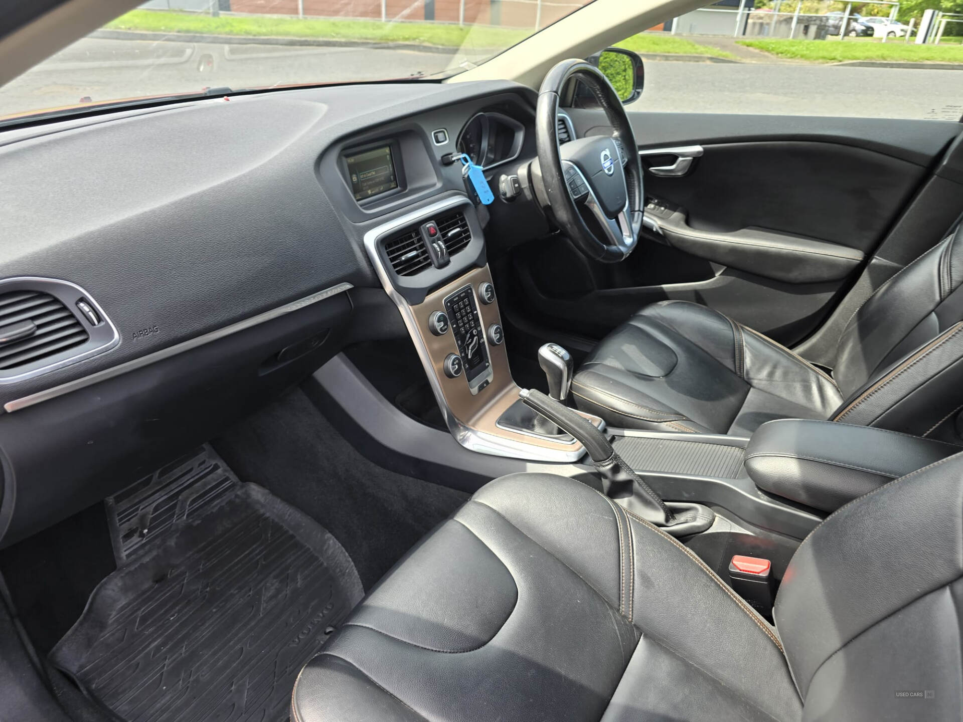 Mar 2016 Volvo V40 D2 [120] Cross Country Lux 5dr