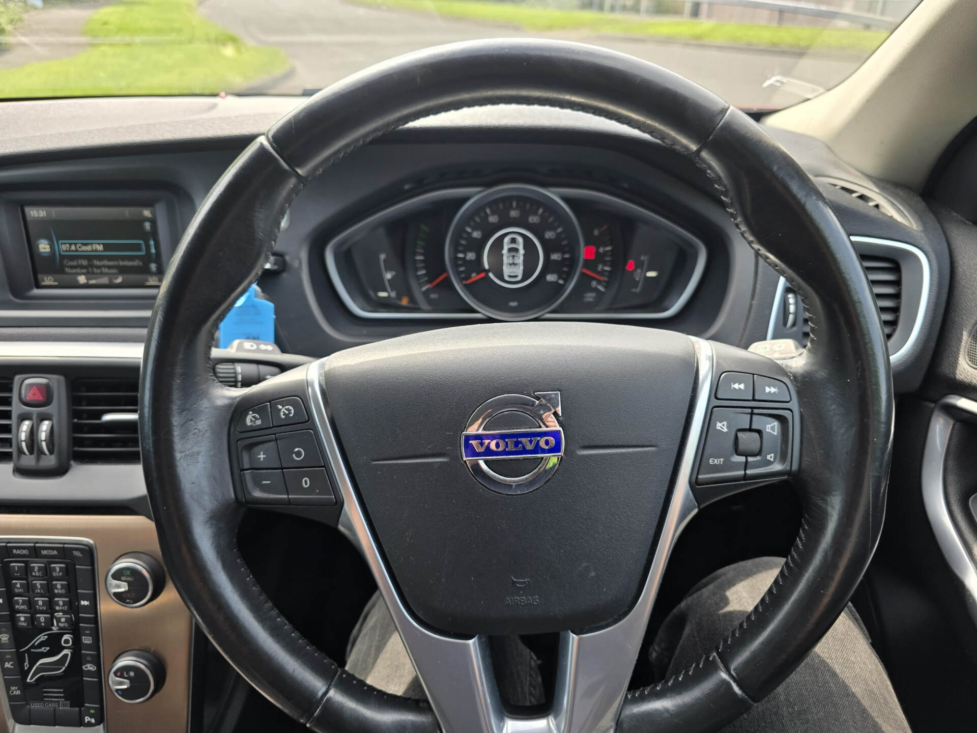 Mar 2016 Volvo V40 D2 [120] Cross Country Lux 5dr