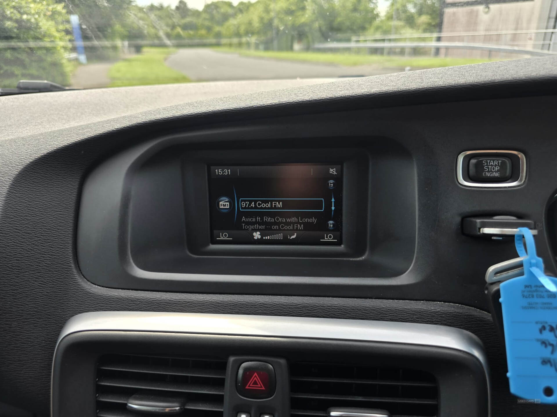Mar 2016 Volvo V40 D2 [120] Cross Country Lux 5dr