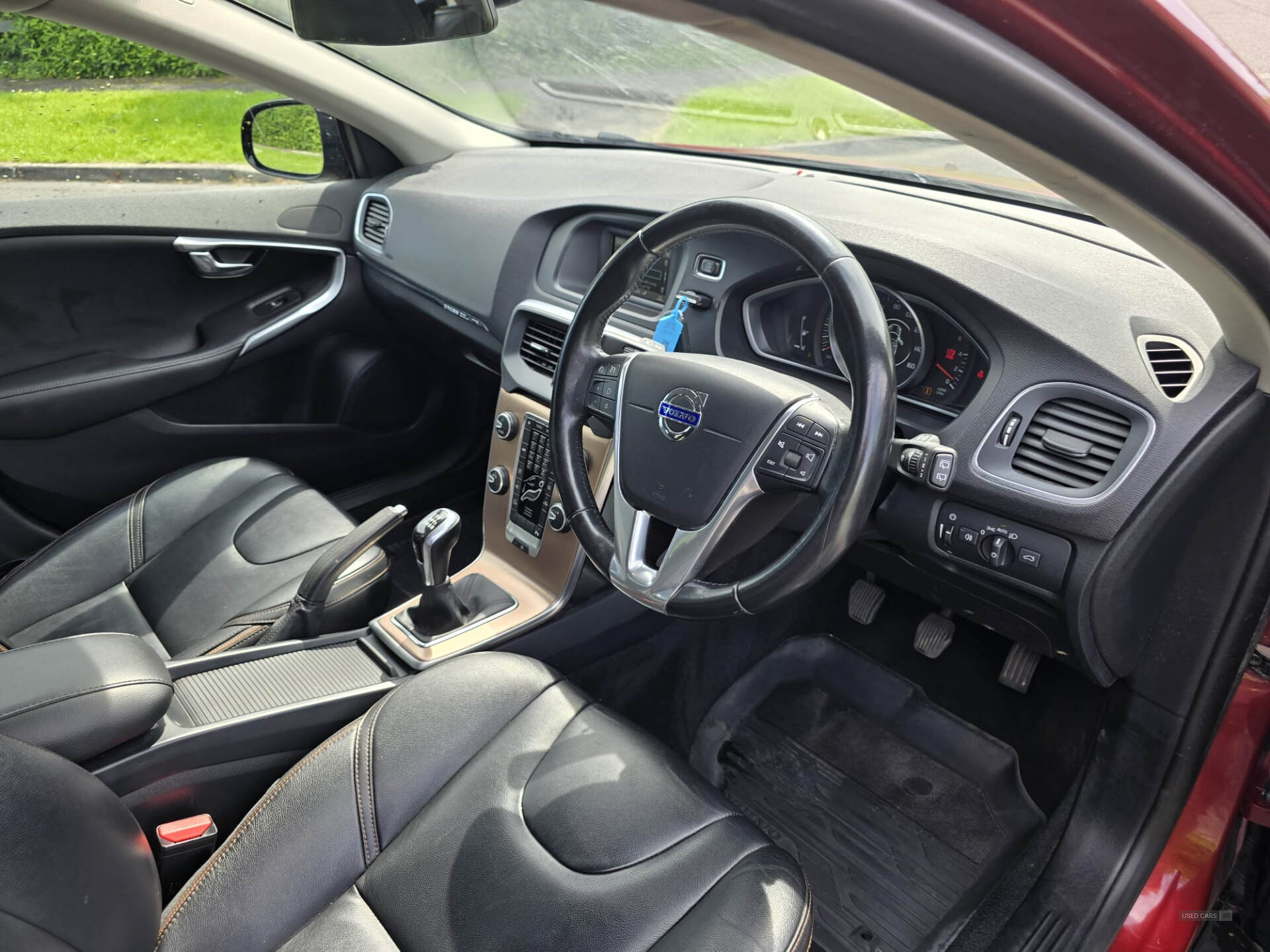 Mar 2016 Volvo V40 D2 [120] Cross Country Lux 5dr