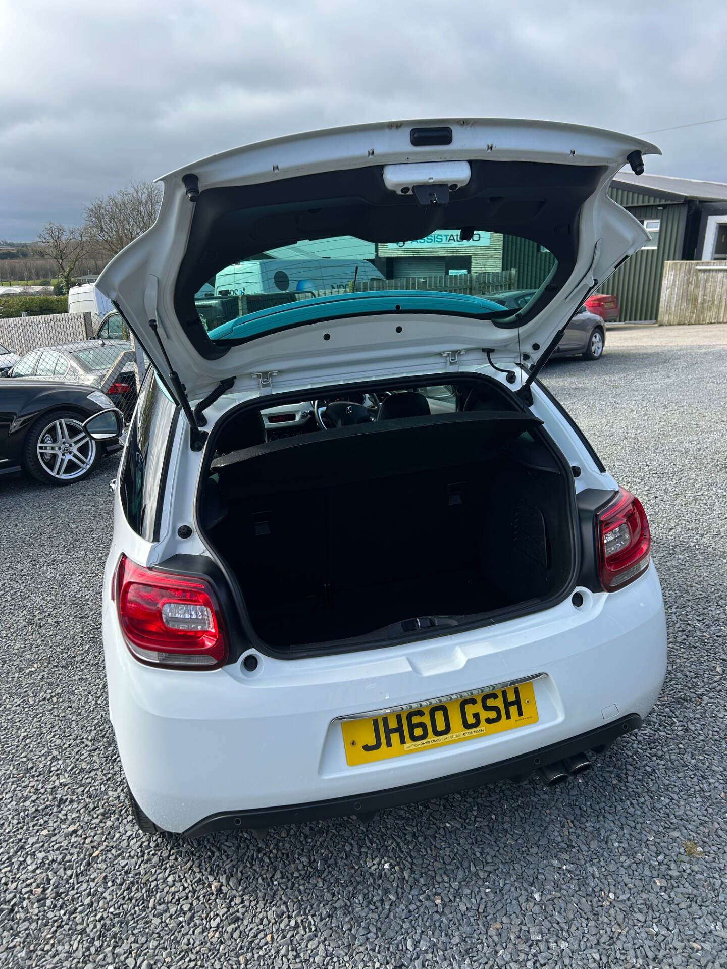 Citroen DS3 HATCHBACK in Down