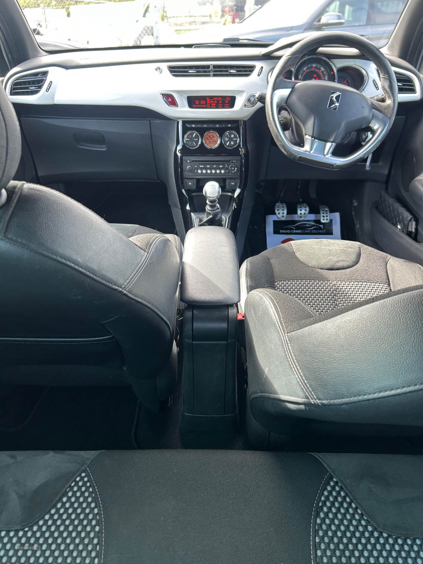 Citroen DS3 HATCHBACK in Down