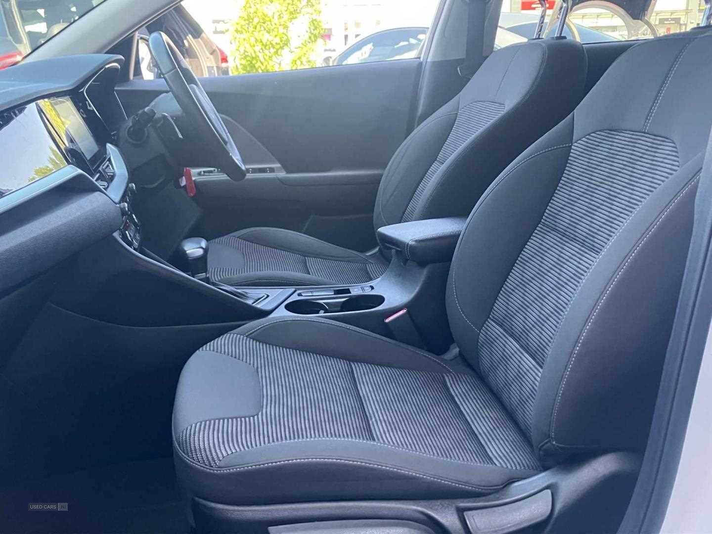 May 2022 Kia Niro 1.6 GDi Hybrid 2 5dr DCT