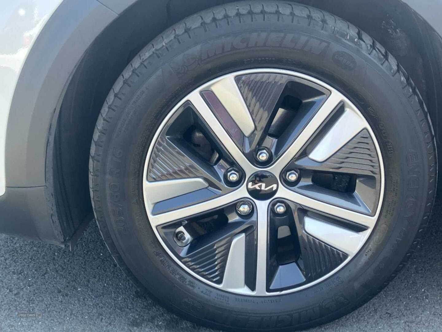 May 2022 Kia Niro 1.6 GDi Hybrid 2 5dr DCT