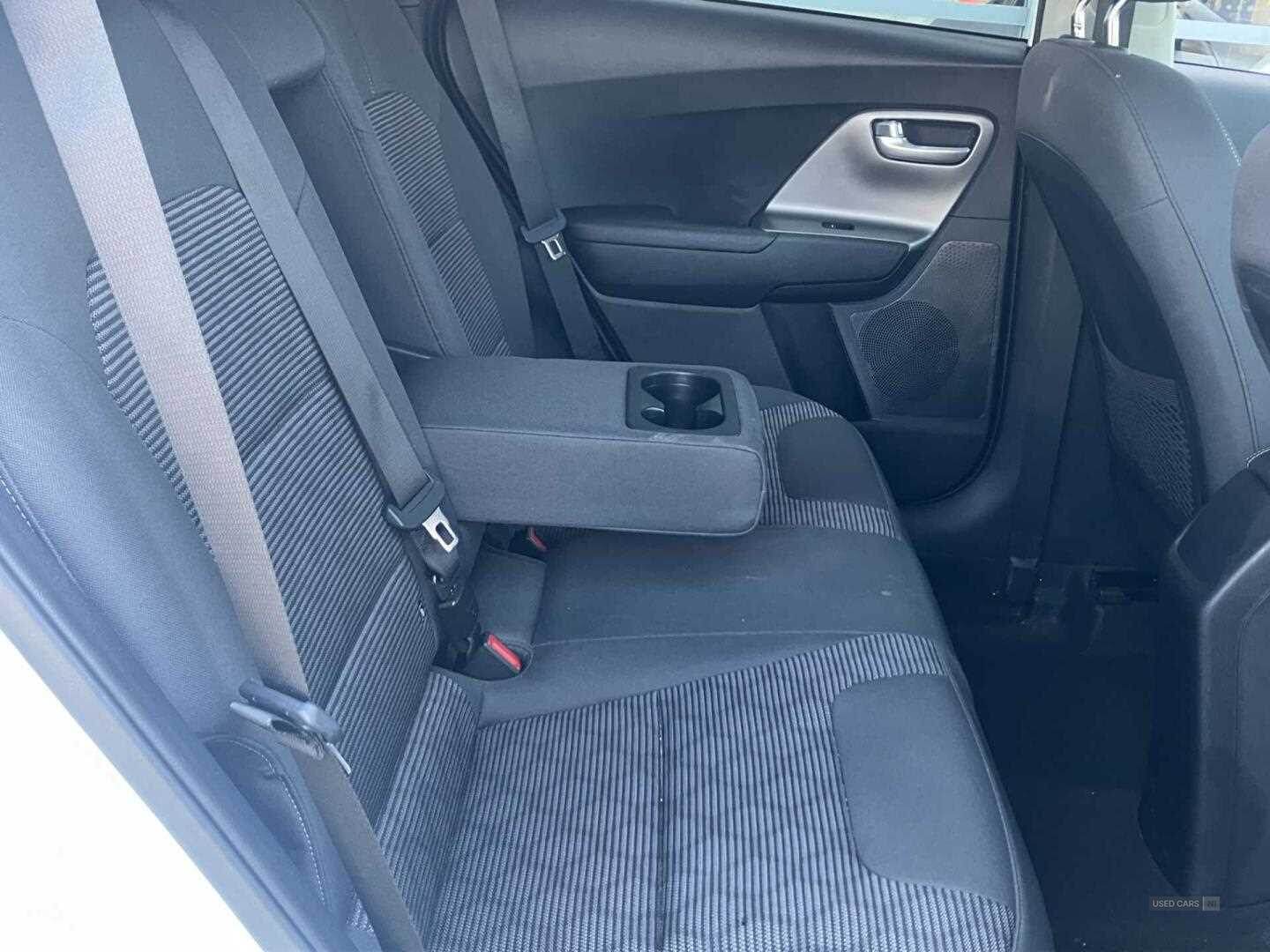May 2022 Kia Niro 1.6 GDi Hybrid 2 5dr DCT