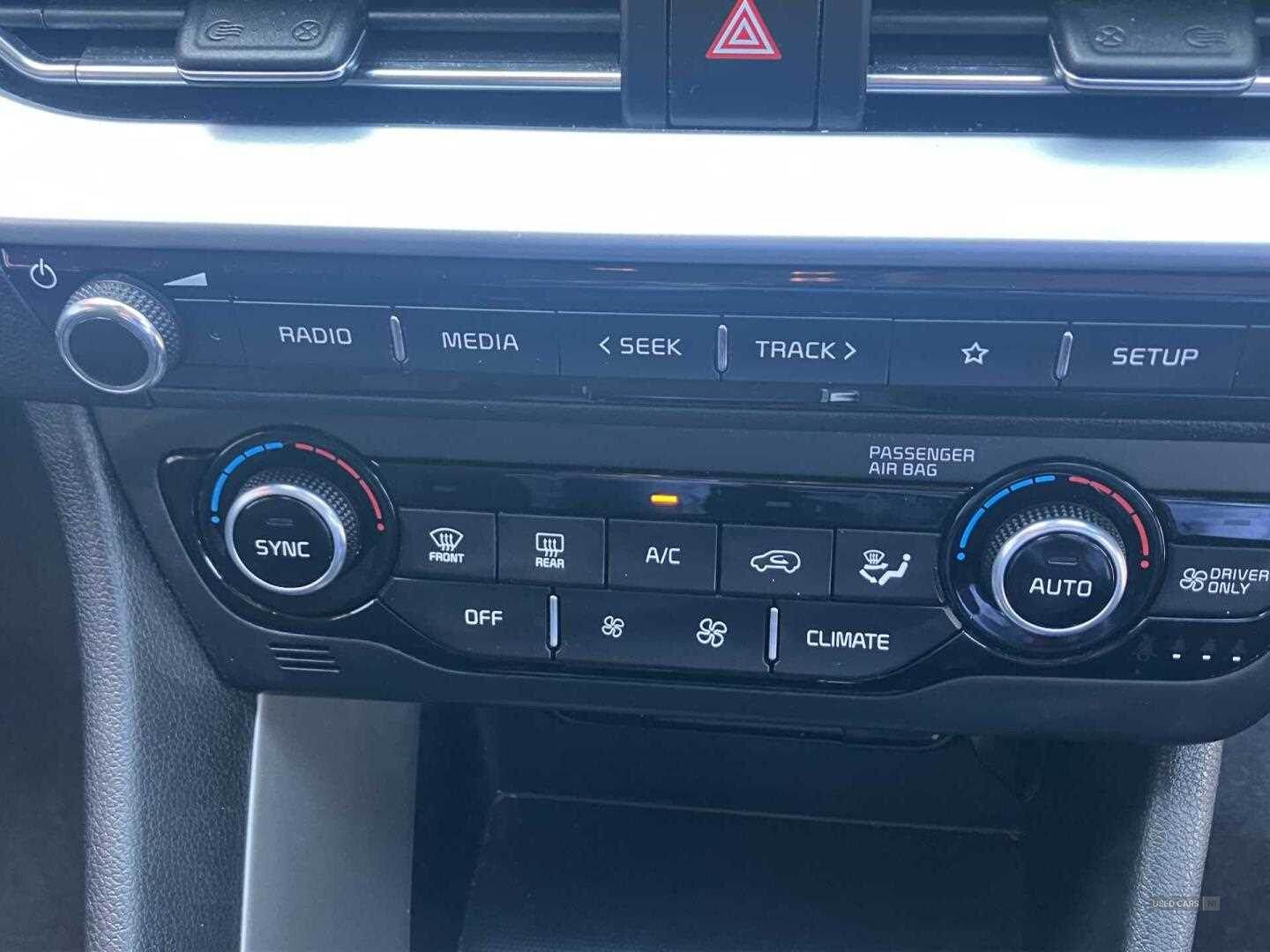 May 2022 Kia Niro 1.6 GDi Hybrid 2 5dr DCT