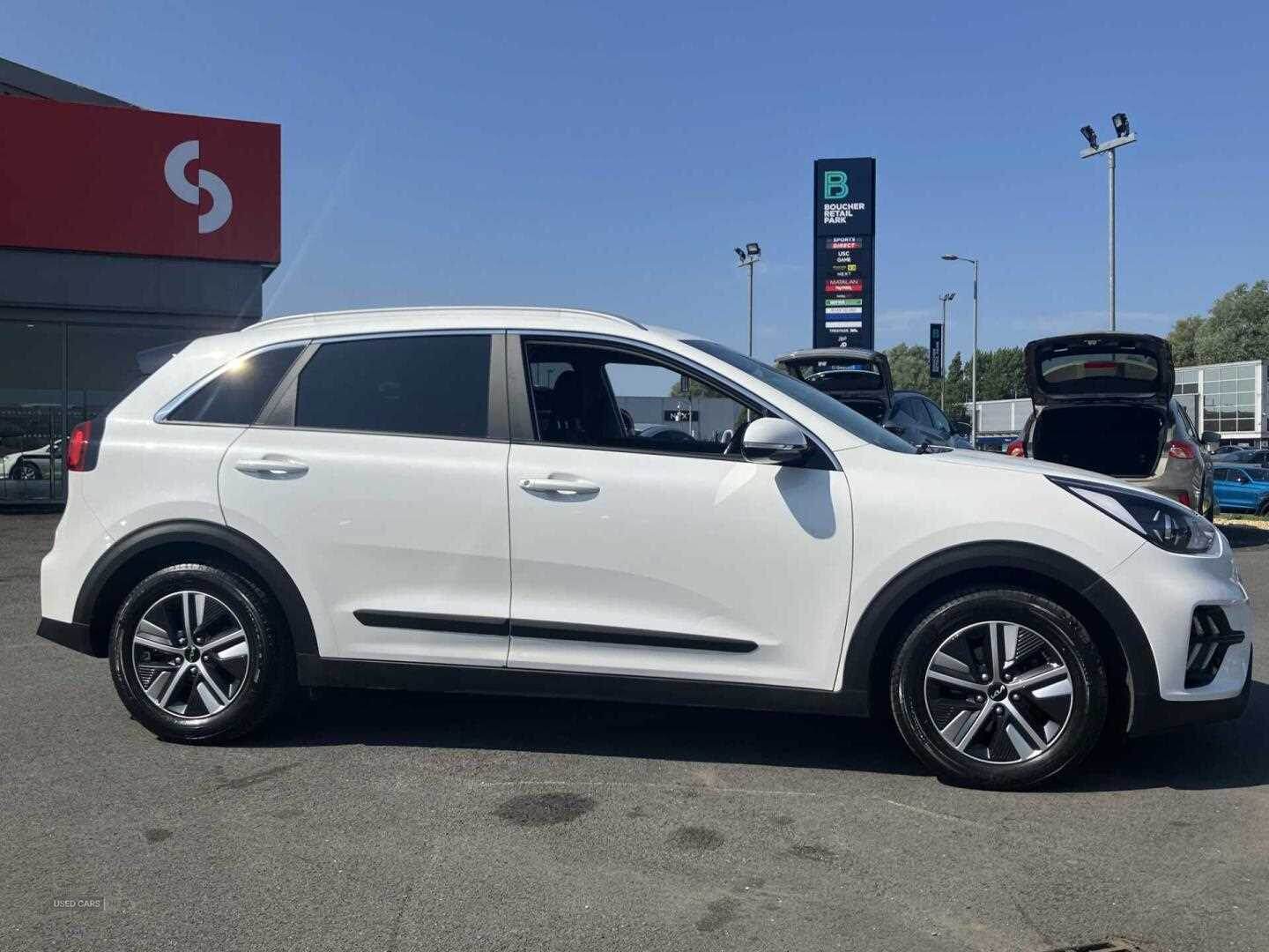 May 2022 Kia Niro 1.6 GDi Hybrid 2 5dr DCT