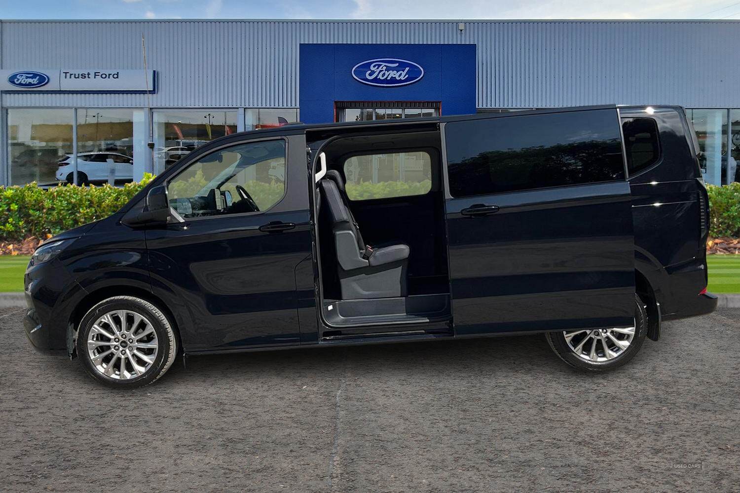 Apr 2024 Ford Tourneo Custom 2.0 EcoBlue 170ps H1 Titanium 8 seater Auto