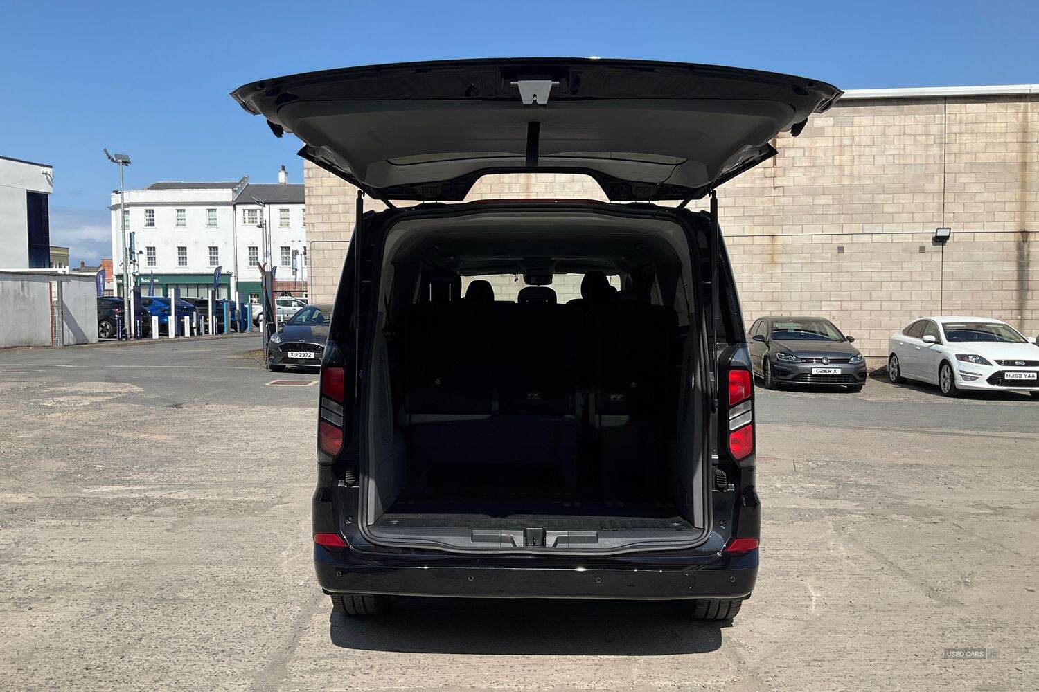 Apr 2024 Ford Tourneo Custom 2.0 EcoBlue 170ps H1 Titanium 8 seater Auto