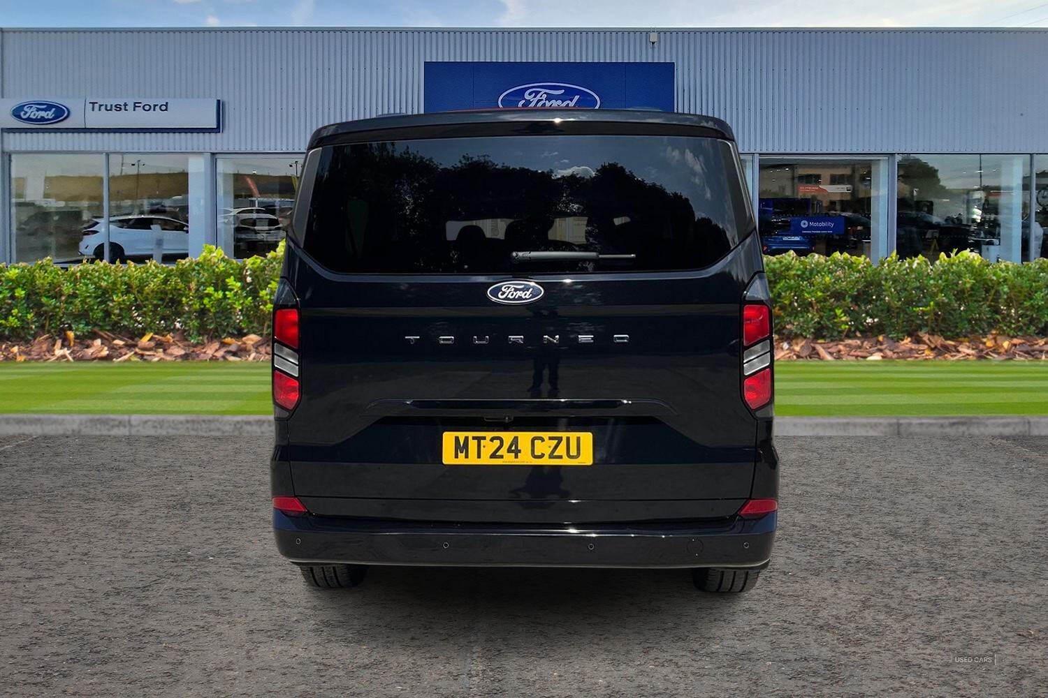 Apr 2024 Ford Tourneo Custom 2.0 EcoBlue 170ps H1 Titanium 8 seater Auto