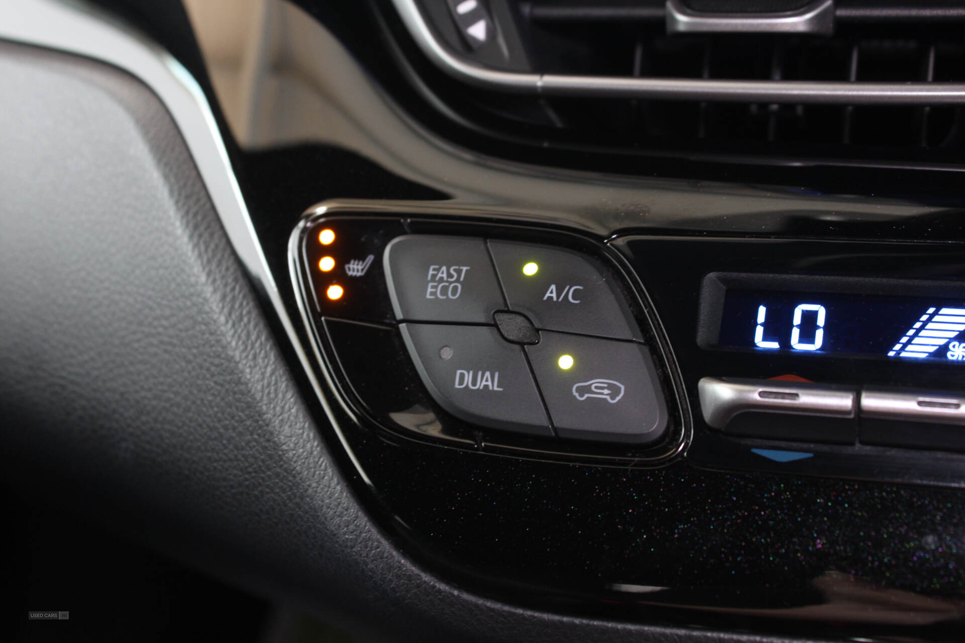 Sep 2017 Toyota C-HR 1.8 Hybrid Dynamic 5dr CVT