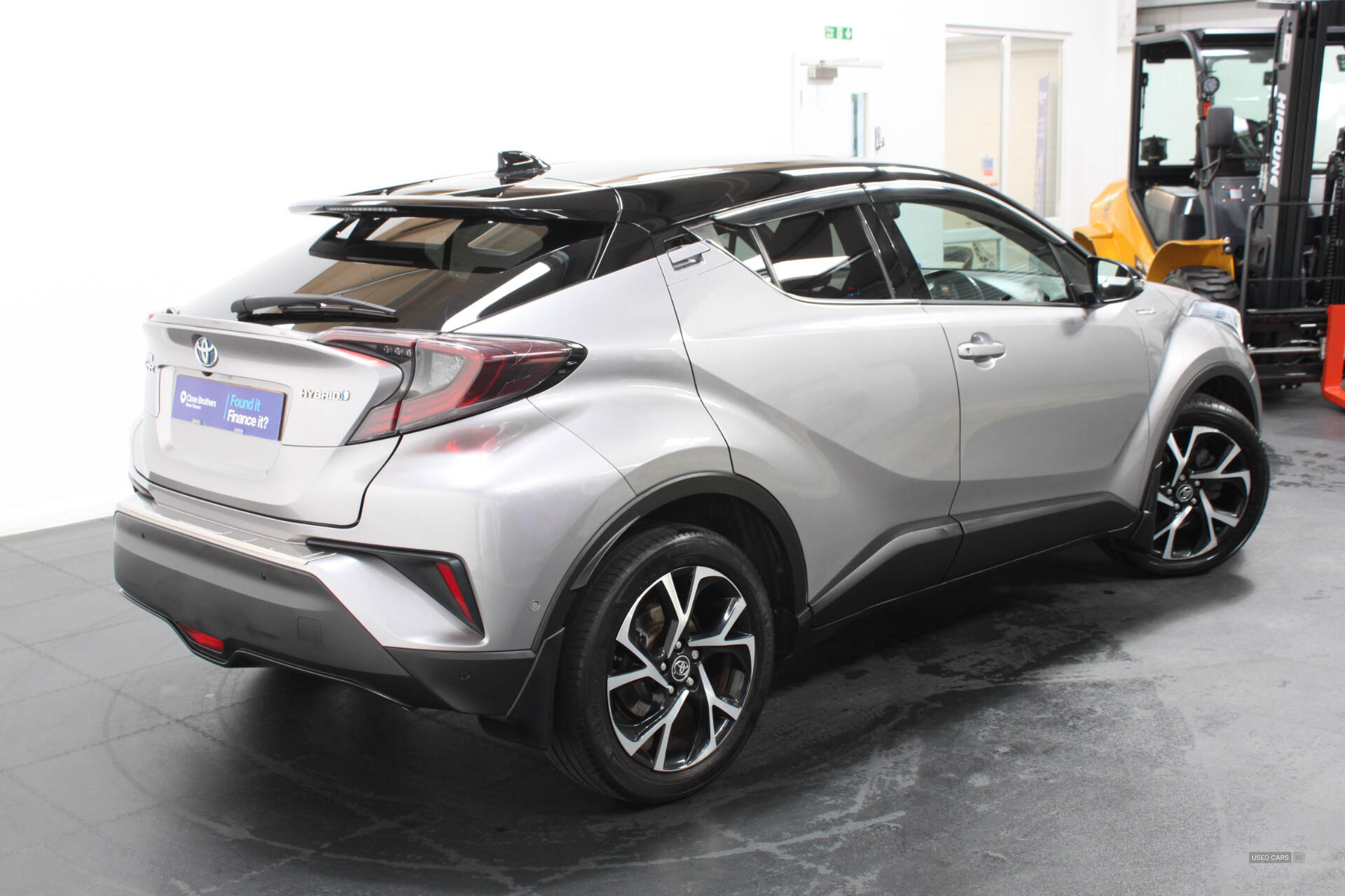 Sep 2017 Toyota C-HR 1.8 Hybrid Dynamic 5dr CVT