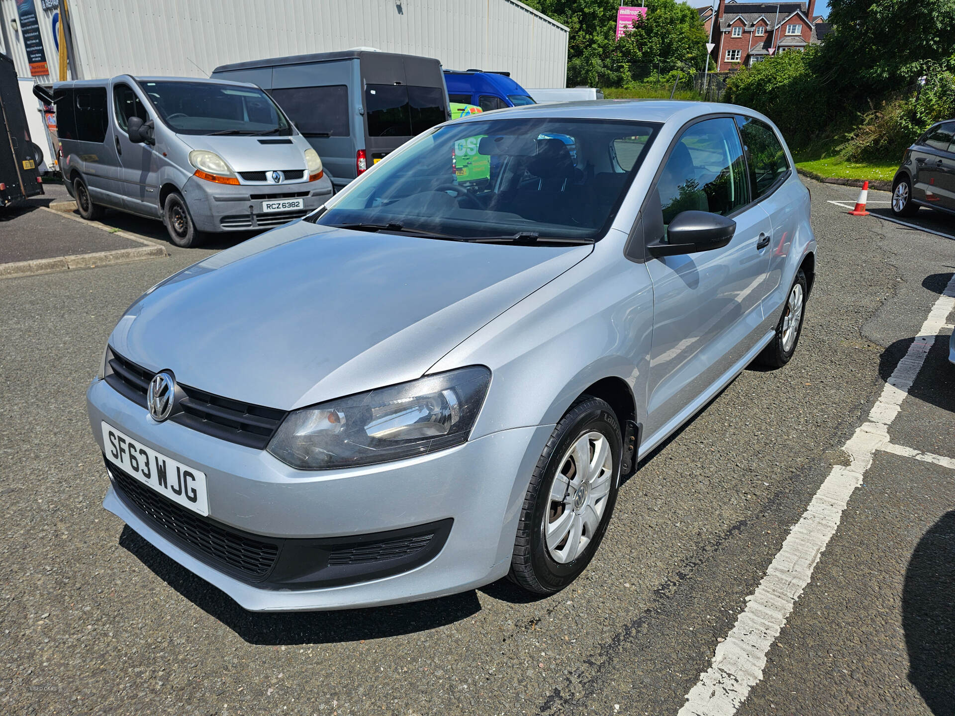 Volkswagen Polo HATCHBACK in Down