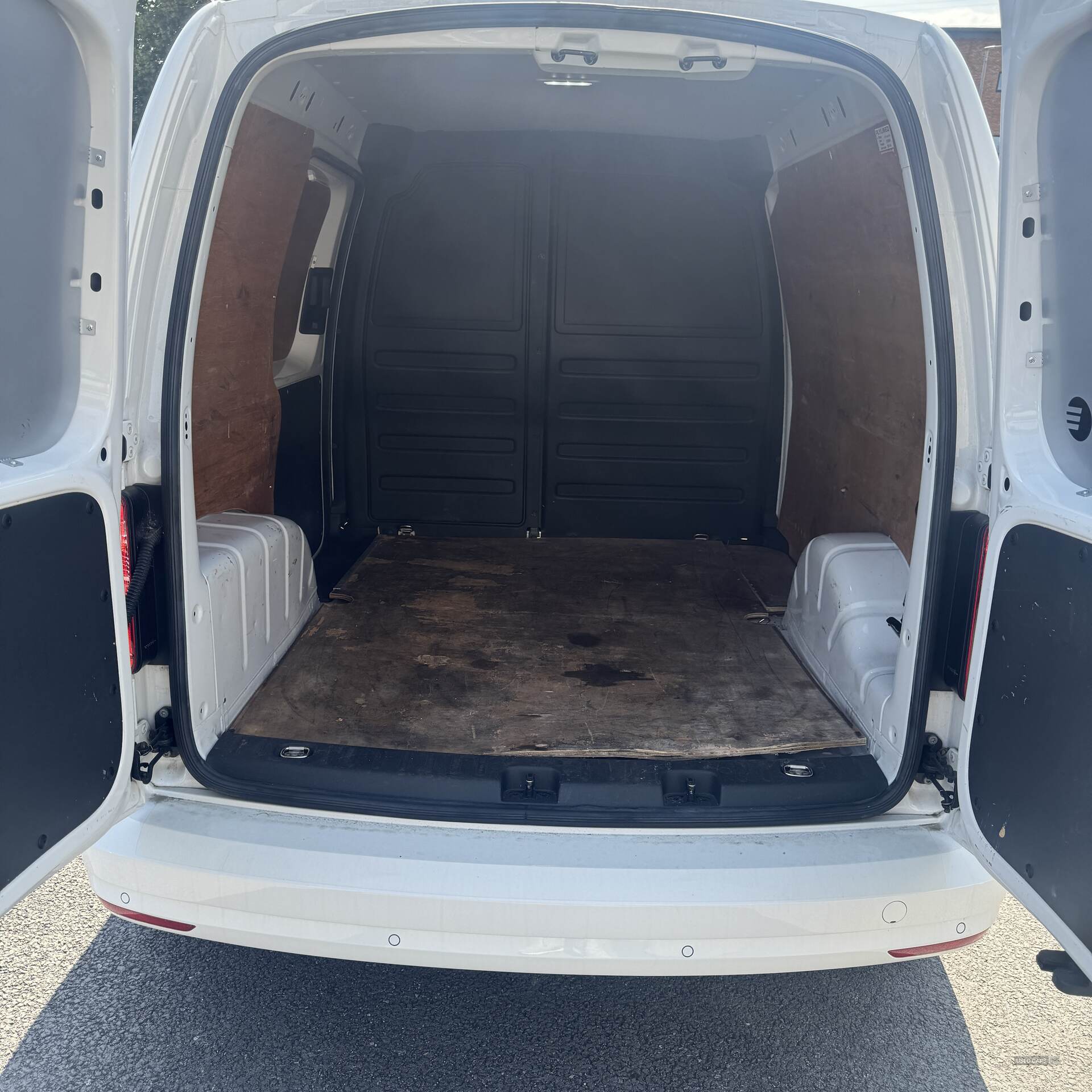 Volkswagen Caddy C20 DIESEL in Down