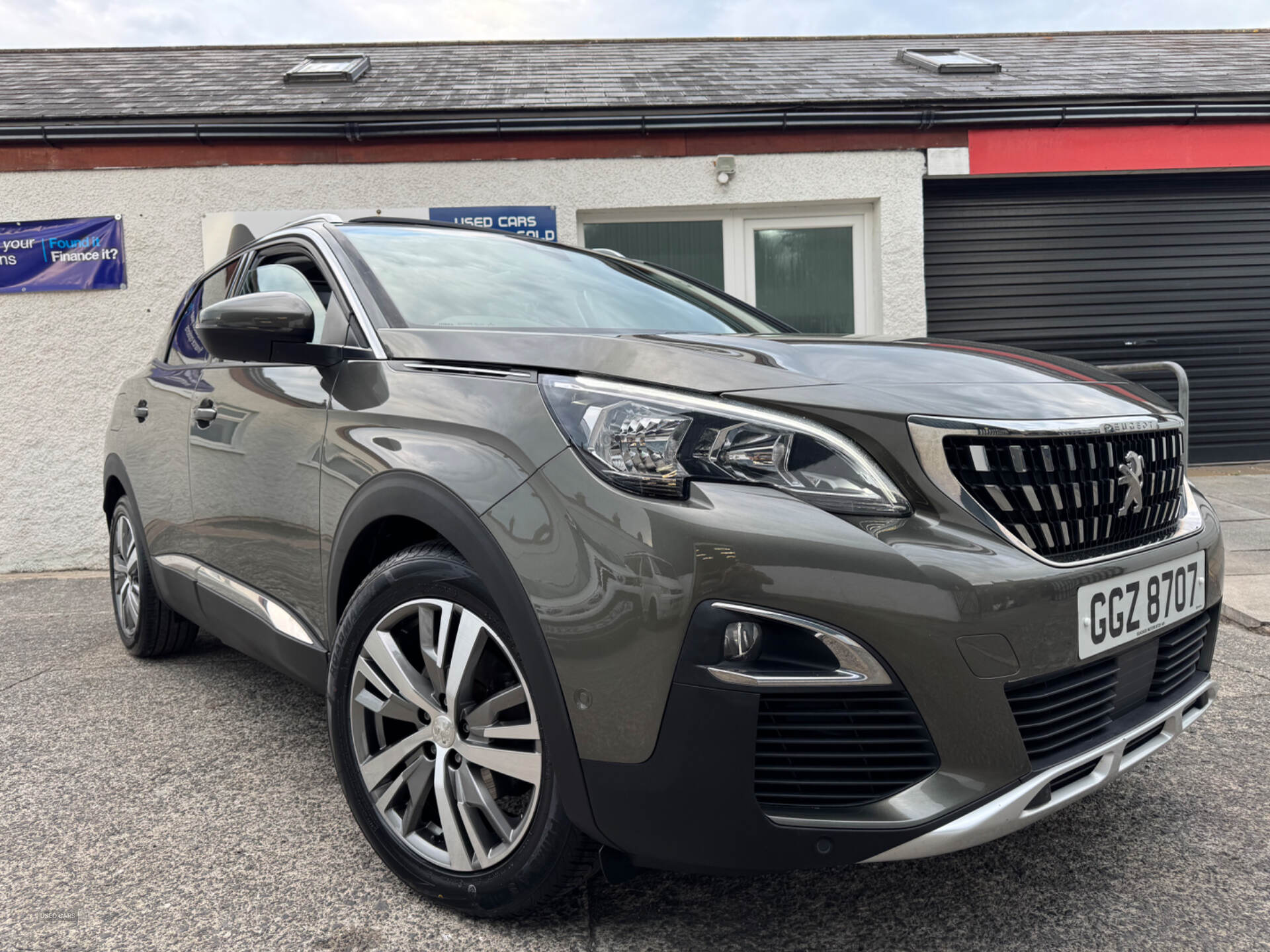 Peugeot 3008 ESTATE in Down