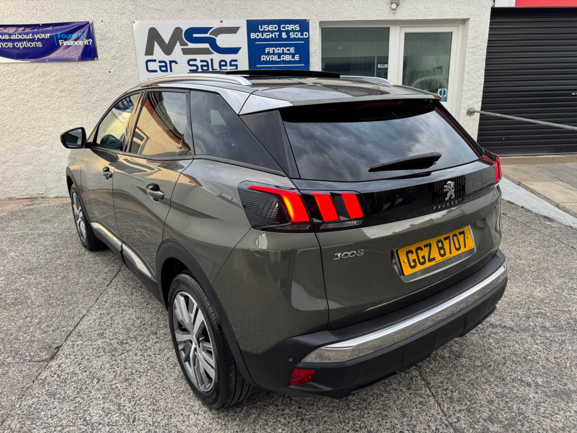 Peugeot 3008 ESTATE in Down