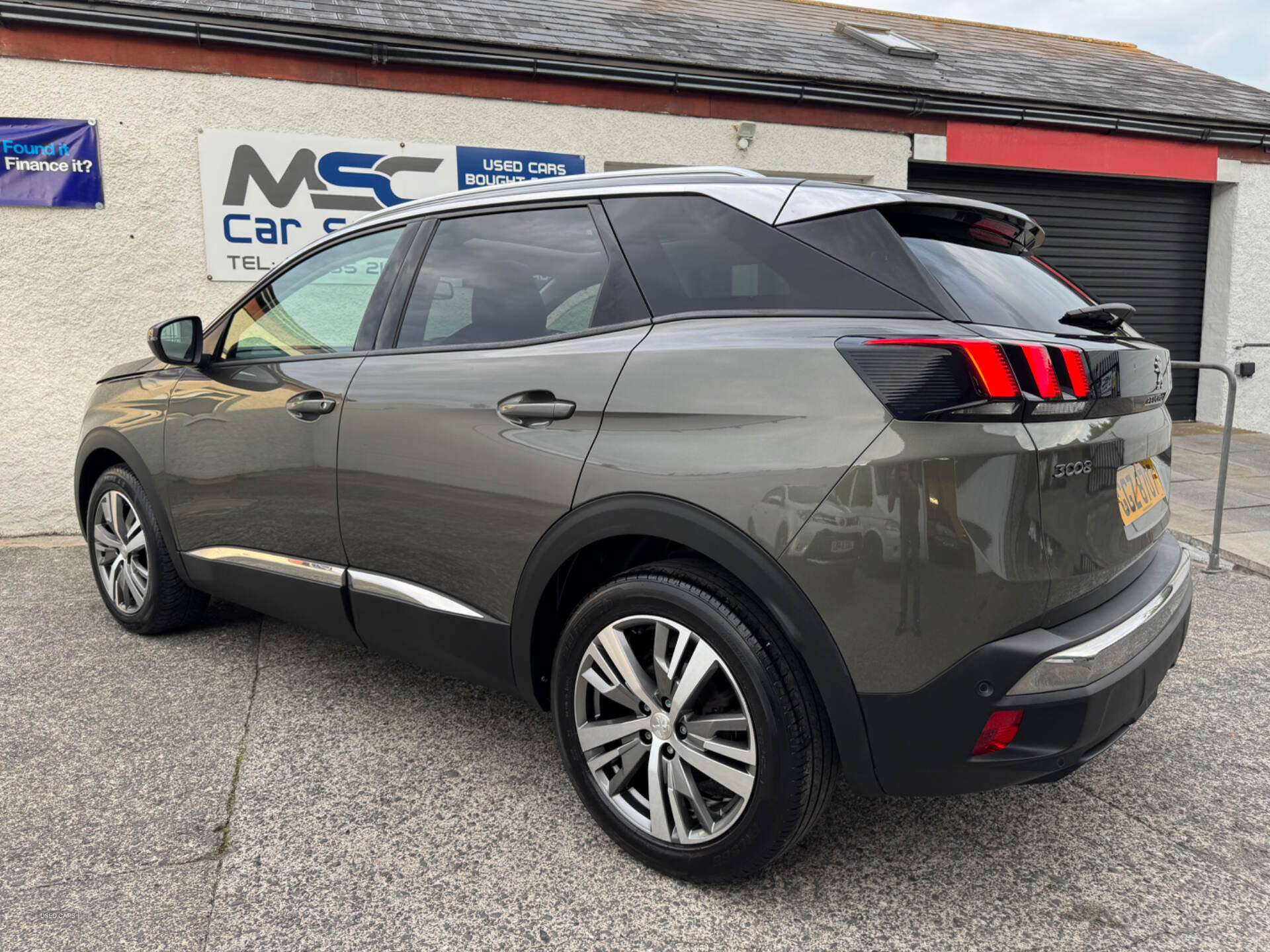 Peugeot 3008 ESTATE in Down