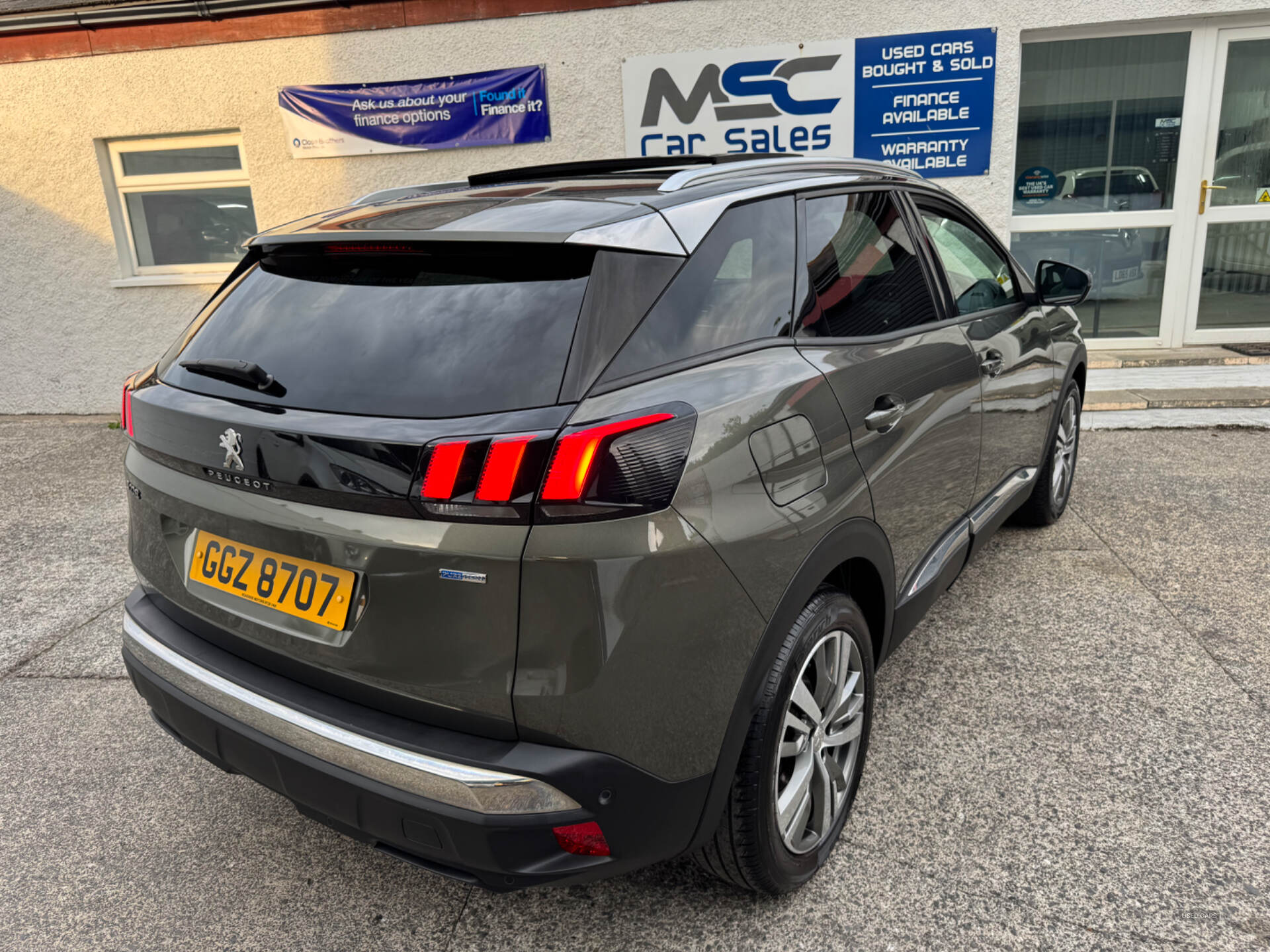 Peugeot 3008 ESTATE in Down