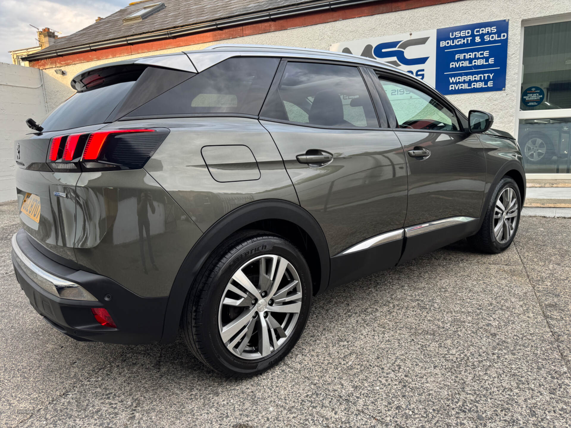 Peugeot 3008 ESTATE in Down