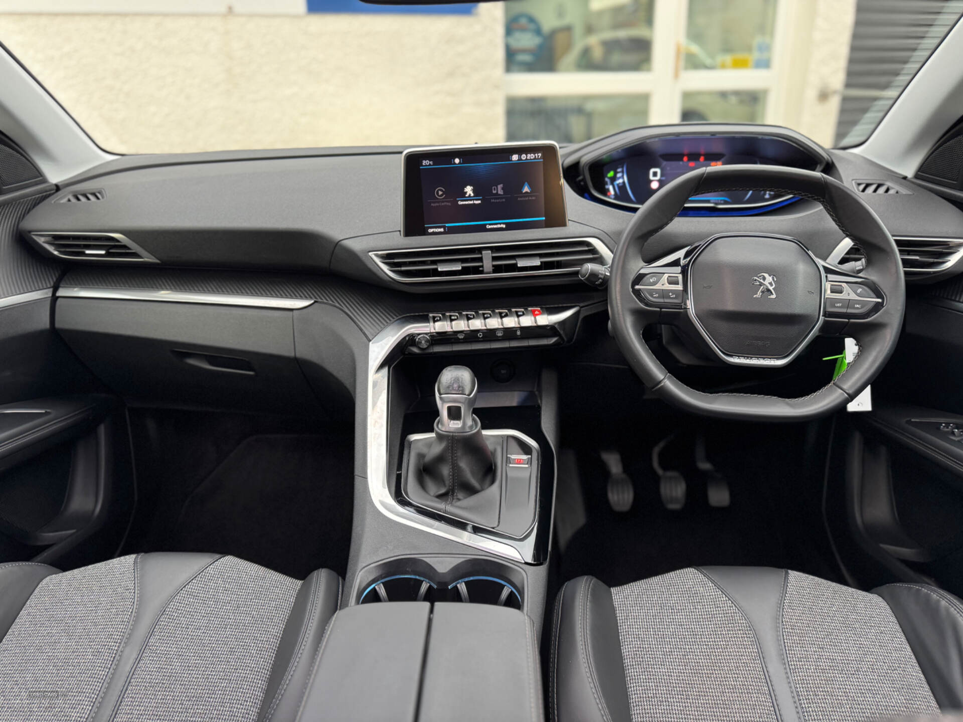 Peugeot 3008 ESTATE in Down
