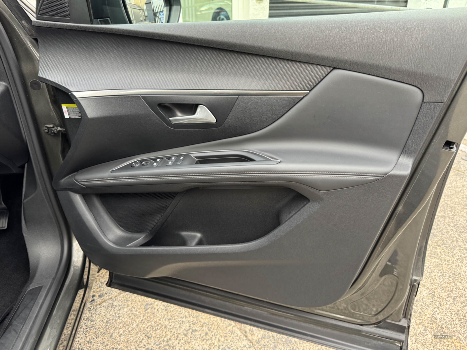 Peugeot 3008 ESTATE in Down