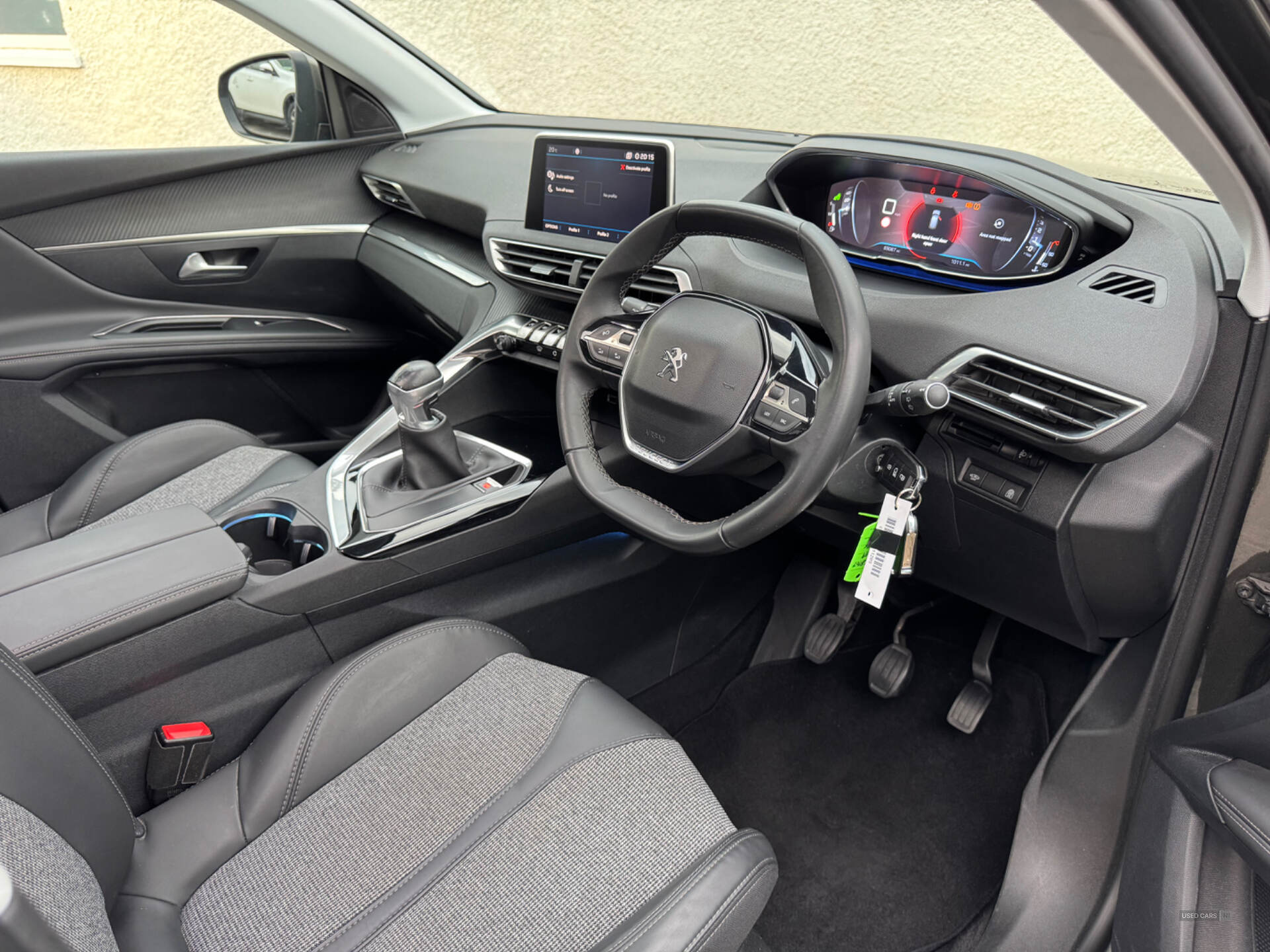 Peugeot 3008 ESTATE in Down