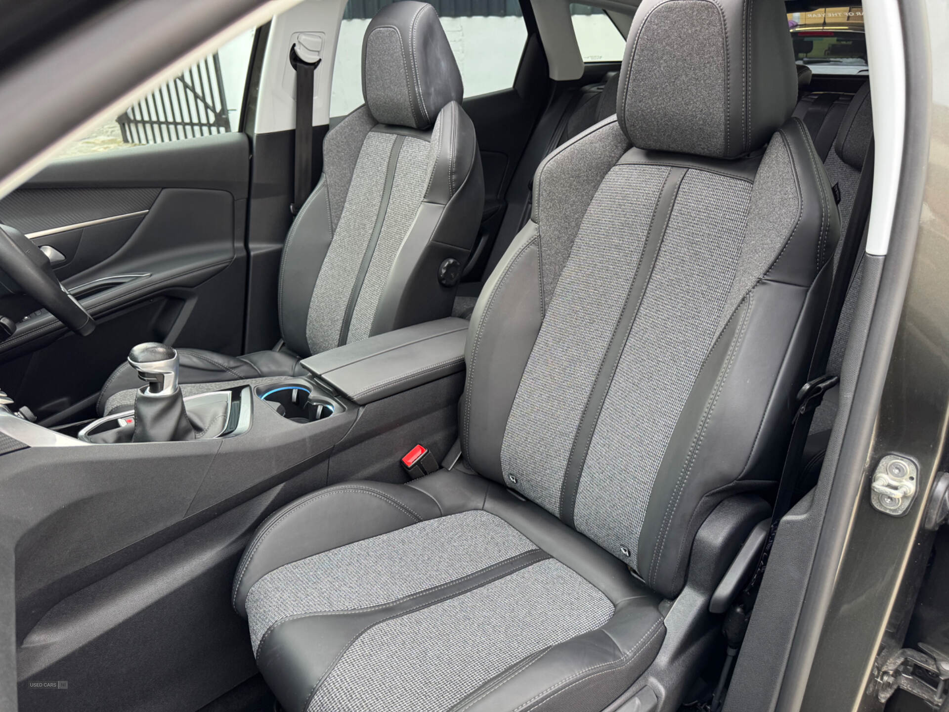 Peugeot 3008 ESTATE in Down