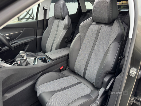Peugeot 3008 ESTATE in Down