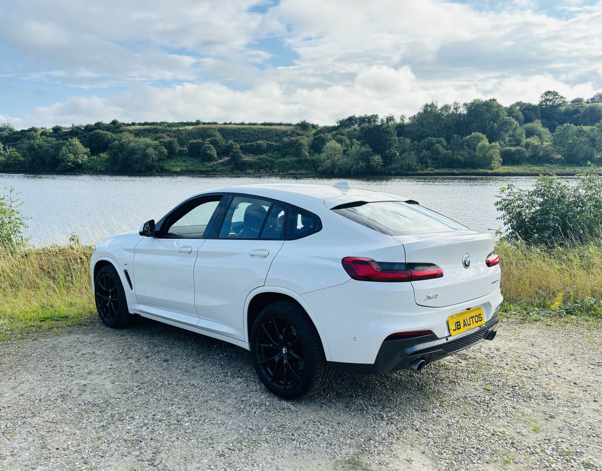 Car Thumbnail 5