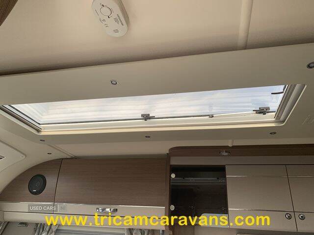 2017 Elddis Affinity 554/4, Transverse Island Bed