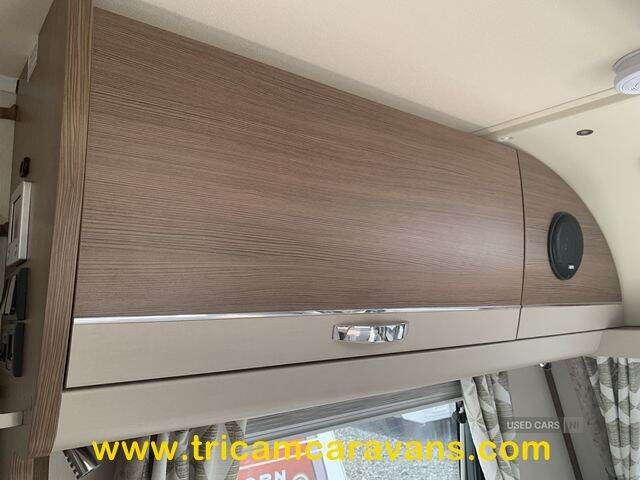 2017 Elddis Affinity 554/4, Transverse Island Bed