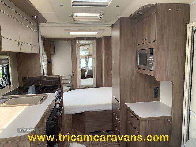2017 Elddis Affinity 554/4, Transverse Island Bed