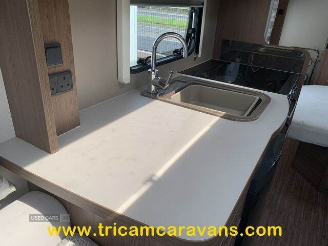 2017 Elddis Affinity 554/4, Transverse Island Bed