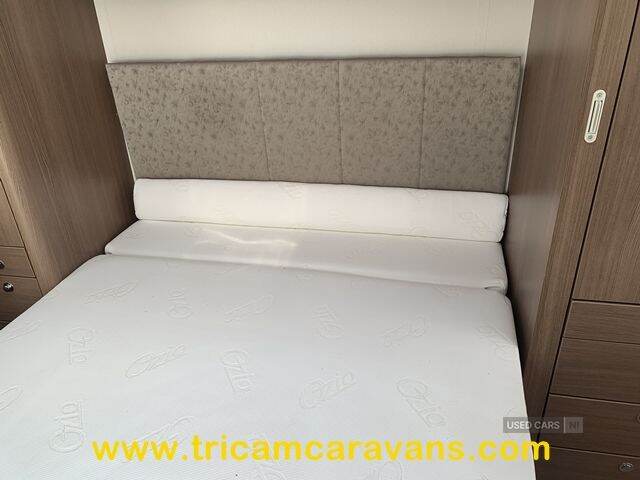 2017 Elddis Affinity 554/4, Transverse Island Bed