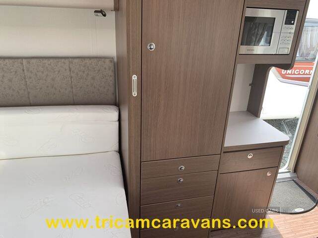 2017 Elddis Affinity 554/4, Transverse Island Bed