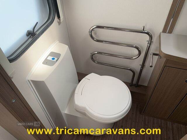 2017 Elddis Affinity 554/4, Transverse Island Bed
