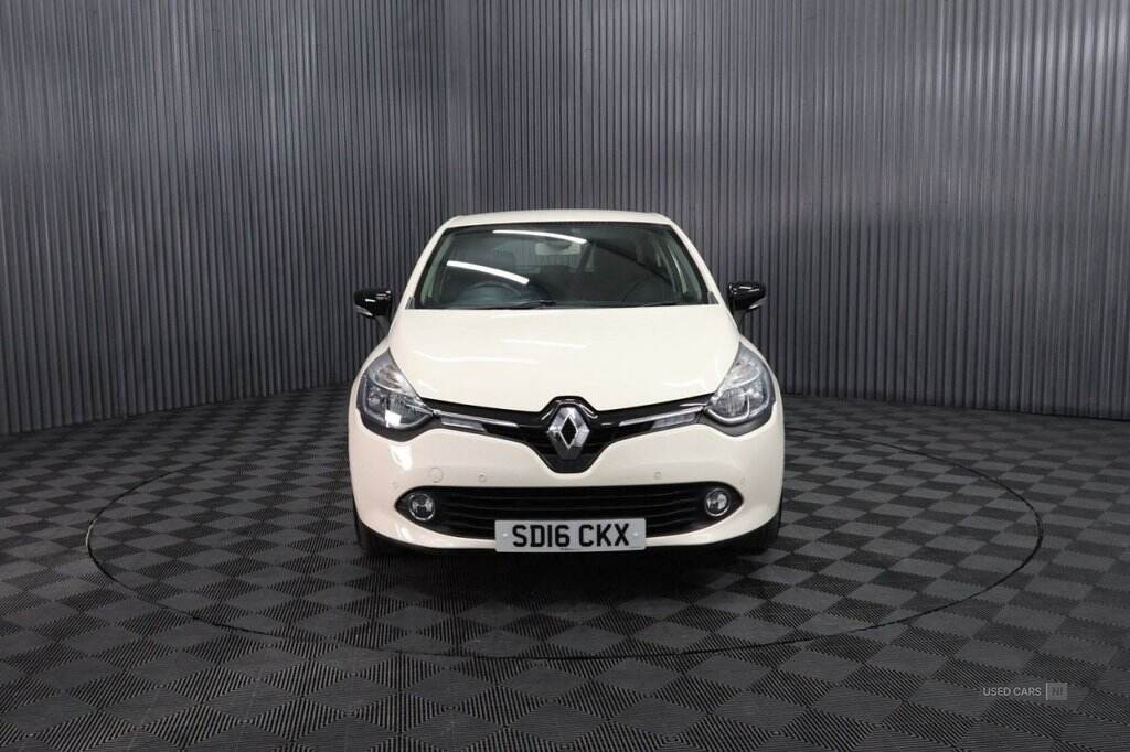 Mar 2016 Renault Clio 1.2 16V Dynamique Nav 5dr