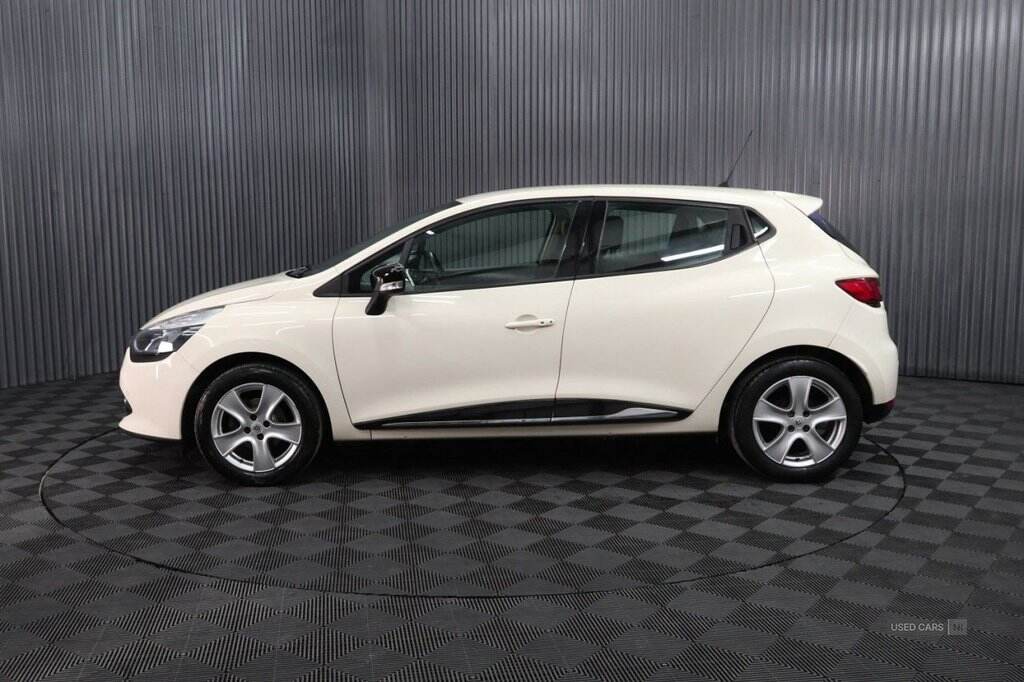 Mar 2016 Renault Clio 1.2 16V Dynamique Nav 5dr