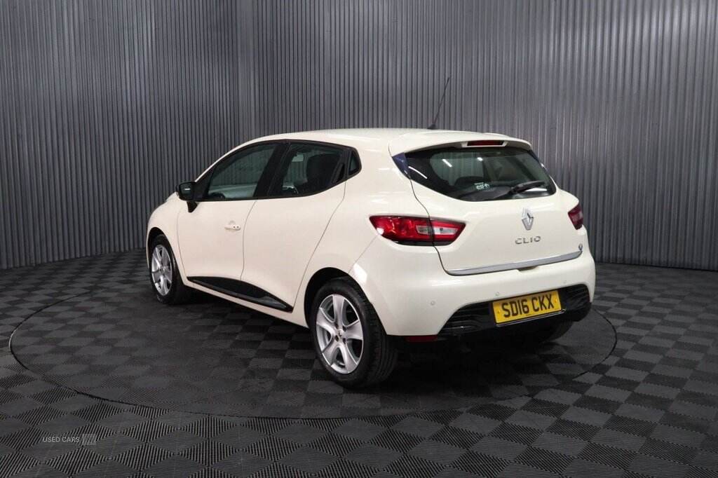 Mar 2016 Renault Clio 1.2 16V Dynamique Nav 5dr