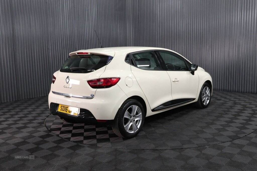 Mar 2016 Renault Clio 1.2 16V Dynamique Nav 5dr