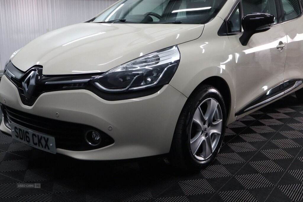 Mar 2016 Renault Clio 1.2 16V Dynamique Nav 5dr