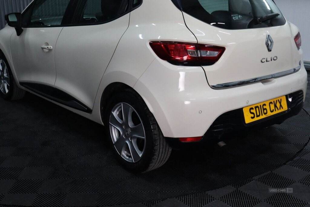 Mar 2016 Renault Clio 1.2 16V Dynamique Nav 5dr
