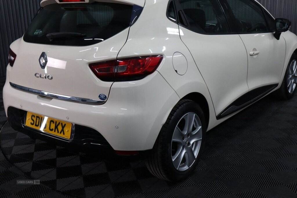 Mar 2016 Renault Clio 1.2 16V Dynamique Nav 5dr