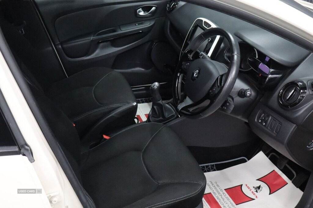Mar 2016 Renault Clio 1.2 16V Dynamique Nav 5dr