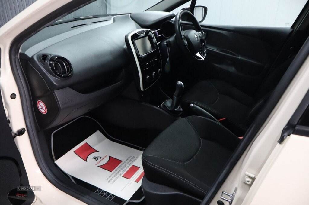 Mar 2016 Renault Clio 1.2 16V Dynamique Nav 5dr