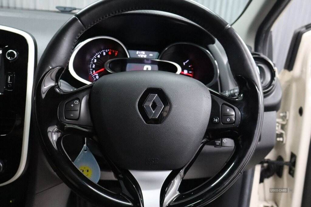 Mar 2016 Renault Clio 1.2 16V Dynamique Nav 5dr