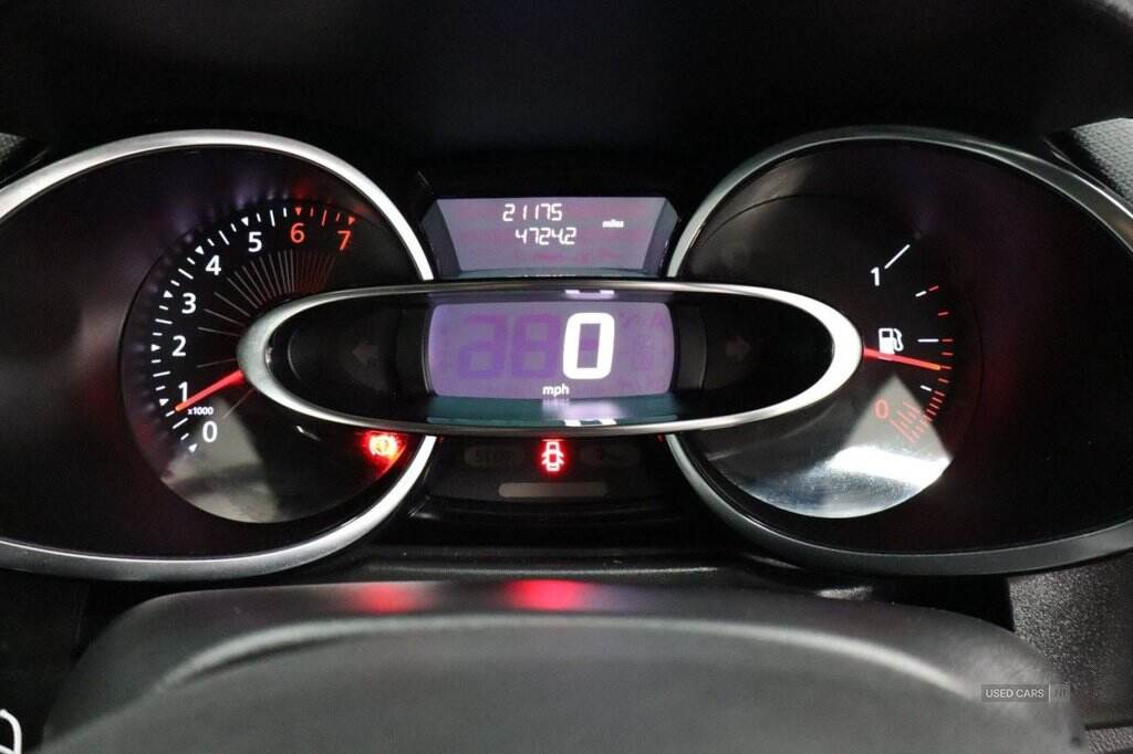 Mar 2016 Renault Clio 1.2 16V Dynamique Nav 5dr