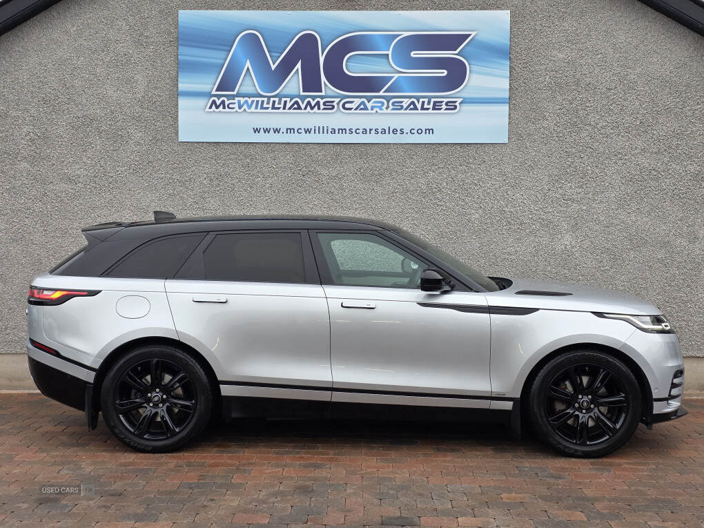 Jan 2018 Land Rover Range Rover Velar 3.0 D300 R-Dynamic SE 5dr Auto